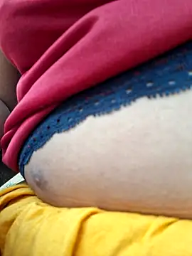 Snapshot of Priya_Bong chatting on 07/19/26, 02:26 Priya Bong online show from 07/19/26, 02:26