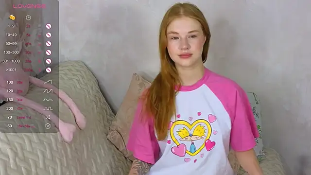 Snapshot of TrissMerigold9 chatting on 12/23/24, 08:47 TrissMerigold9 online show from 12/23/24, 08:47