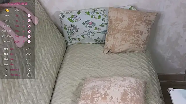 Snapshot of TrissMerigold9 chatting on 01/20/25, 11:21 TrissMerigold9 online show from 01/20/25, 11:21