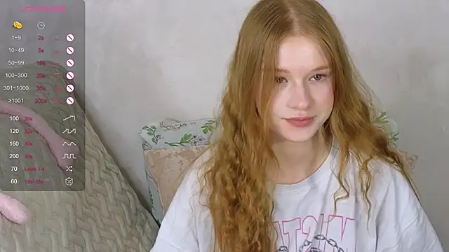 Snapshot of TrissMerigold9 chatting on 02/11/25, 11:22 TrissMerigold9 online show from 02/11/25, 11:22