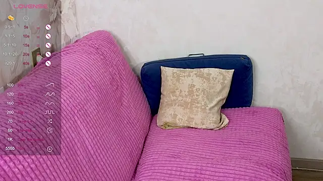 Snapshot of TrissMerigold9 chatting on 09/08/25, 07:46 TrissMerigold9 online show from 09/08/25, 07:46