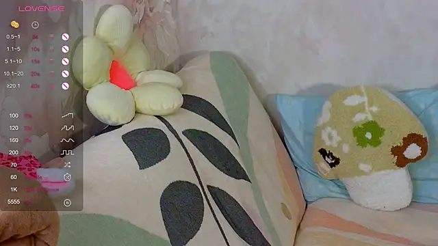 Snapshot of TrissMerigold9 chatting on 10/30/25, 09:26 TrissMerigold9 online show from 10/30/25, 09:26