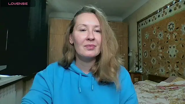 AnnaXLovers online show from 10/10/25, 12:15