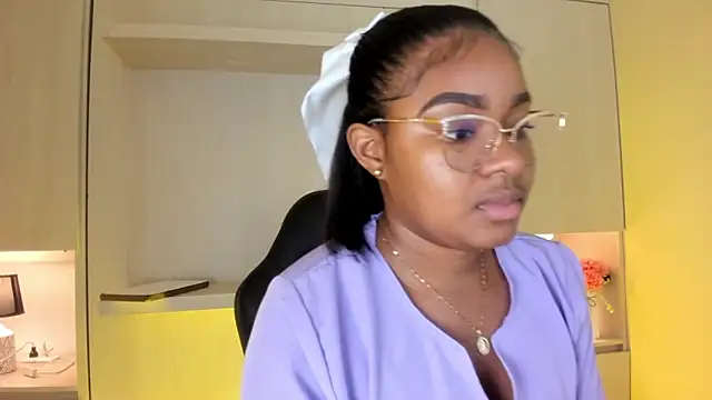 tamaraa smiith online show from 11/24/25, 08:08