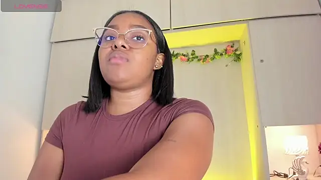 tamaraa smiith online show from 04/15/26, 07:58