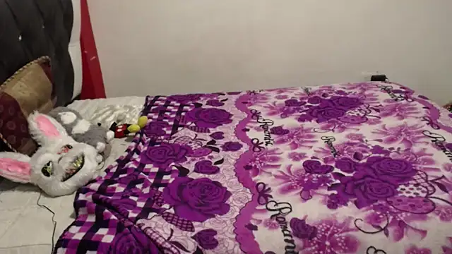 Snapshot of Katty_Bones chatting on 11/11/25, 01:44 Katty Bones online show from 11/11/25, 01:44