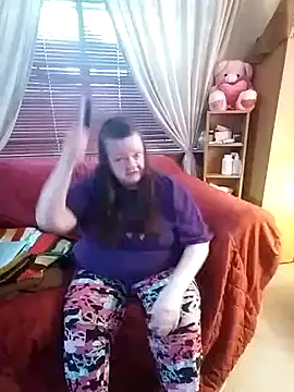 Bayou Woman68 online show from 11/30/25, 04:00