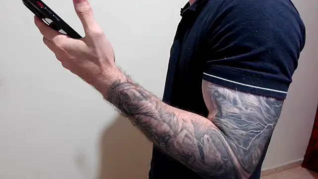 Snapshot of Kenner_fox77 chatting on 12/18/25, 01:11 Kenner fox77 online show from 12/18/25, 01:11