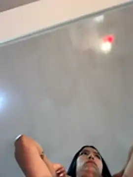 Snapshot of Milena-1 chatting on 10/21/25, 10:05 Milena-1 online show from 10/21/25, 10:05