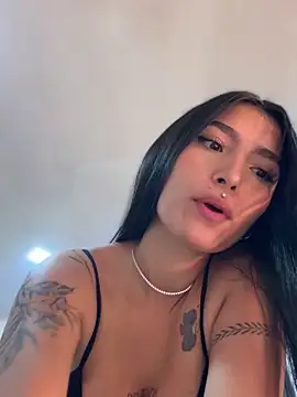 Snapshot of Milena-1 chatting on 11/12/25, 10:04 Milena-1 online show from 11/12/25, 10:04