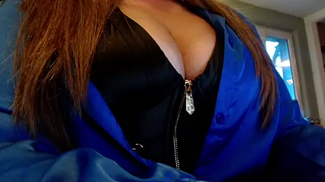 Excited-Julia online show from 05/31/26, 07:04