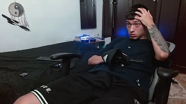 aaron blug online show from 11/04/25, 05:23