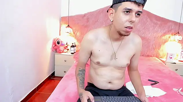 Derek and Skarlet online show from 02/05/26, 03:49