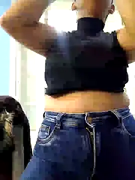 Snapshot of _Miaaleon chatting on 03/10/25, 01:10 Miaaleon online show from 03/10/25, 01:10