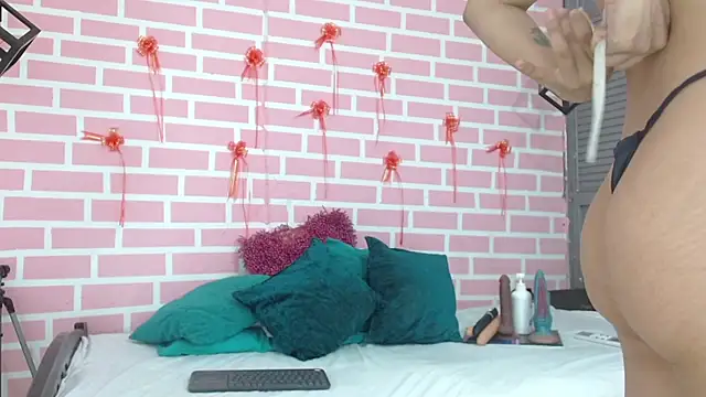 Snapshot of emy_0 chatting on 03/07/25, 03:19 emy 0 online show from 03/07/25, 03:19