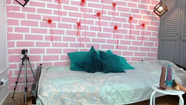 Snapshot of emy_0 chatting on 03/13/25, 03:22 emy 0 online show from 03/13/25, 03:22