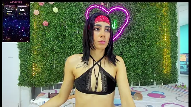 Snapshot of emy_0 chatting on 03/14/25, 04:10 emy 0 online show from 03/14/25, 04:10