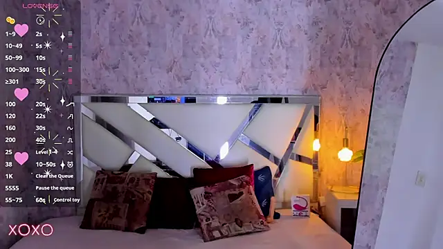 Snapshot of dominic_thailor chatting on 10/26/25, 02:01 dominic thailor online show from 10/26/25, 02:01