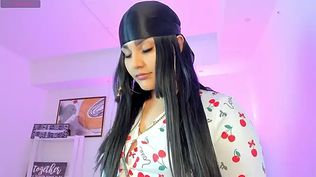 Snapshot of ArigyGomez chatting on 12/14/25, 12:32 ArigyGomez online show from 12/14/25, 12:32