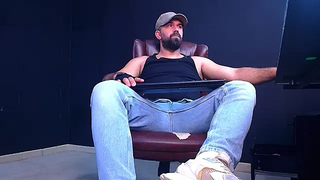 Snapshot of JackEthann chatting on 09/13/25, 05:07 JackEthann online show from 09/13/25, 05:07