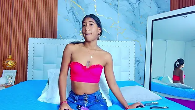 Snapshot of indianschoolgirl chatting on 02/01/25, 07:34 indianschoolgirl online show from 02/01/25, 07:34