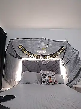 brittanypalmer2023 online show from 11/01/25, 02:46