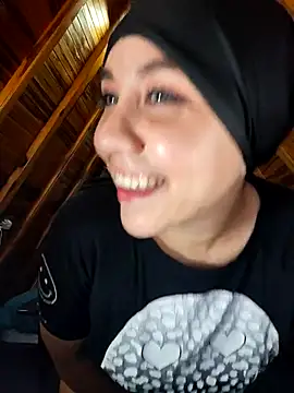 AmbarBurhan online show from 12/13/25, 07:53