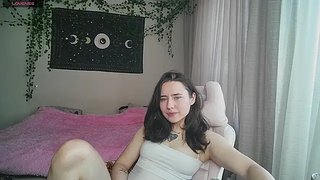 Snapshot of Aurora_workerr chatting on 10/20/25, 07:42 Aurora workerr online show from 10/20/25, 07:42