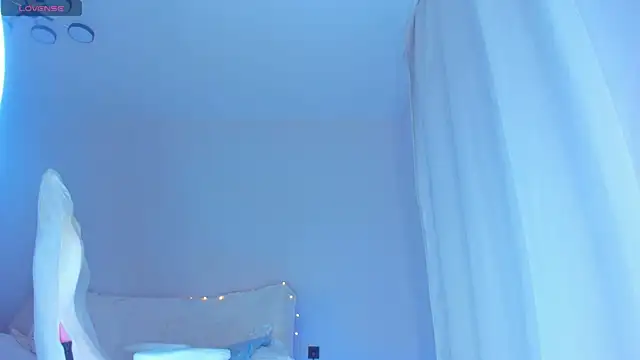 Snapshot of JennyWoody chatting on 10/31/25, 02:23 JennyWoody online show from 10/31/25, 02:23