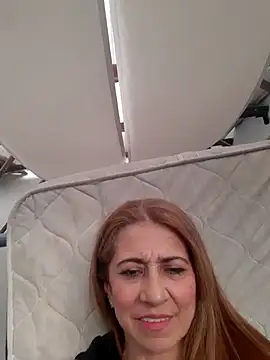 Snapshot of Matureyulyet chatting on 11/02/25, 10:01 Matureyulyet online show from 11/02/25, 10:01