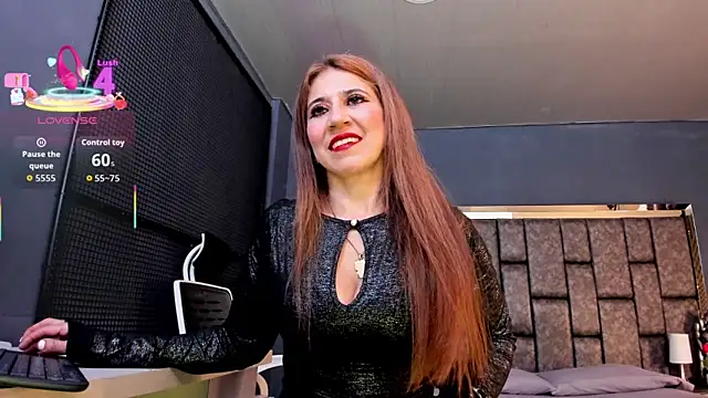 Snapshot of Matureyulyet chatting on 12/13/25, 10:37 Matureyulyet online show from 12/13/25, 10:37