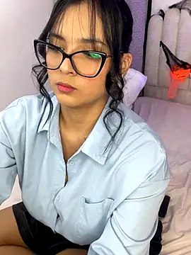 Snapshot of Madyson_Hot chatting on 10/24/25, 01:07 Madyson Hot online show from 10/24/25, 01:07