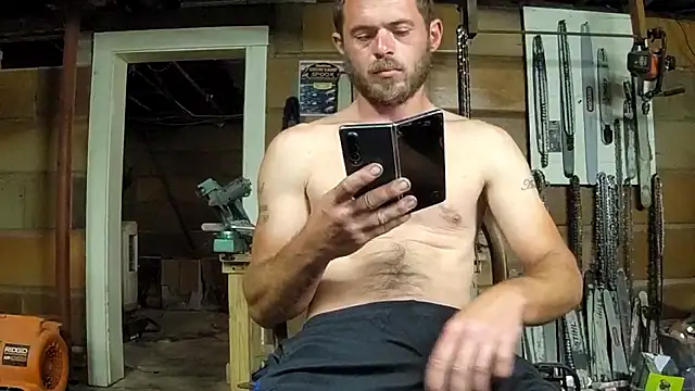 Snapshot of Bigoleslong98765 chatting on 10/04/25, 05:27 Bigoleslong98765 online show from 10/04/25, 05:27