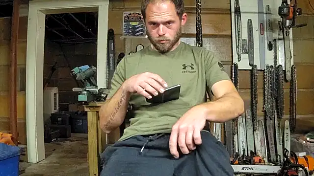 Snapshot of Bigoleslong98765 chatting on 10/12/25, 05:17 Bigoleslong98765 online show from 10/12/25, 05:17