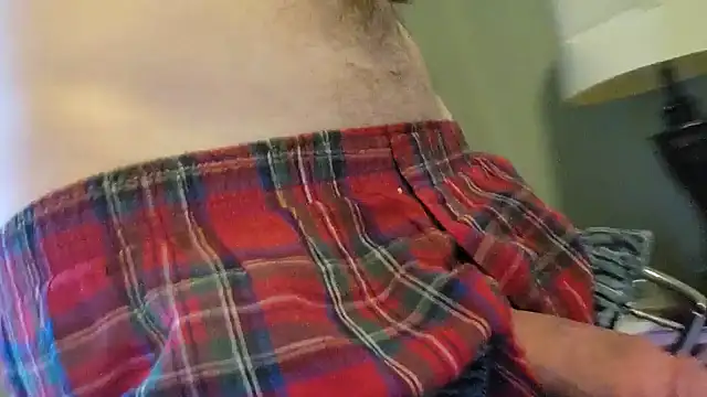 Snapshot of Bigoleslong98765 chatting on 10/16/25, 05:47 Bigoleslong98765 online show from 10/16/25, 05:47