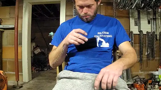 Snapshot of Bigoleslong98765 chatting on 11/17/25, 04:18 Bigoleslong98765 online show from 11/17/25, 04:18