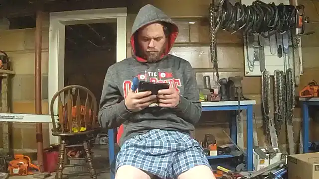 Snapshot of Bigoleslong98765 chatting on 12/17/25, 02:12 Bigoleslong98765 online show from 12/17/25, 02:12