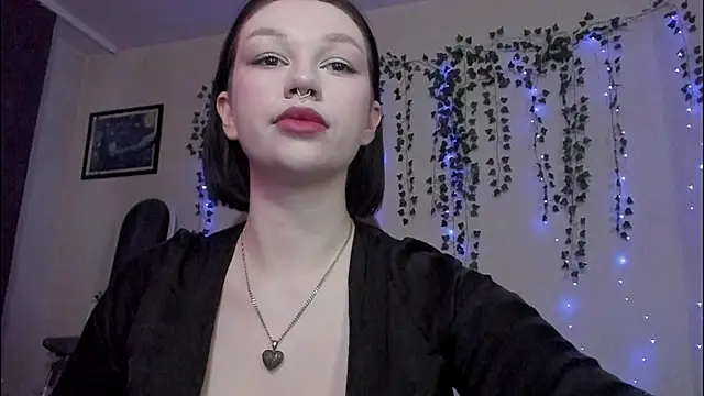 Snapshot of Emmy_m00n chatting on 12/03/24, 04:14 Emmy m00n online show from 12/03/24, 04:14