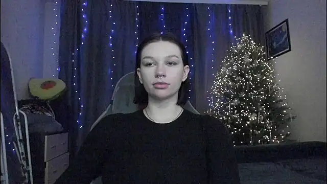 Snapshot of Emmy_m00n chatting on 12/18/24, 12:51 Emmy m00n online show from 12/18/24, 12:51
