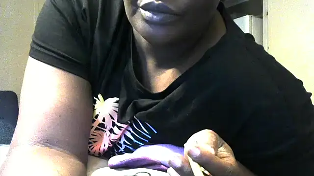 Snapshot of EbonyFetishQueen chatting on 11/07/25, 02:50 EbonyFetishQueen online show from 11/07/25, 02:50