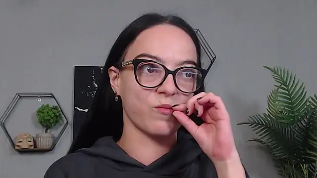 IzabelllNoir online show from 05/07/26, 07:58
