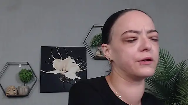 IzabelllNoir online show from 05/18/26, 09:15