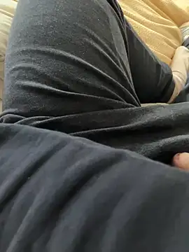 Snapshot of CoupleHot_X chatting on 01/13/26, 12:43 CoupleHot X online show from 01/13/26, 12:43