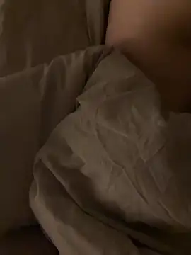 Snapshot of CoupleHot_X chatting on 02/18/26, 09:33 CoupleHot X online show from 02/18/26, 09:33