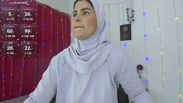 AishaAmin  online show from 04/07/26, 12:27