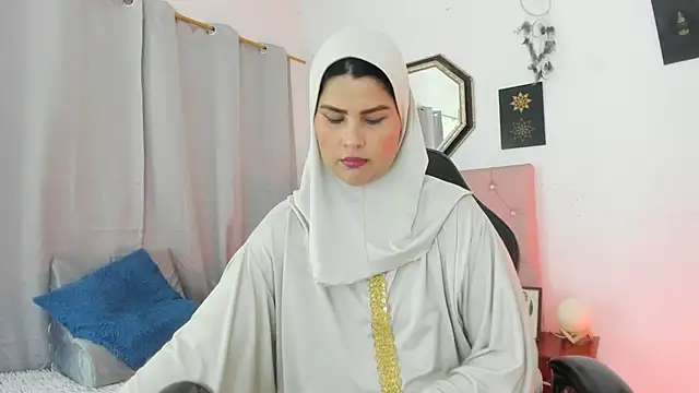 AishaAmin  online show from 07/17/26, 12:12