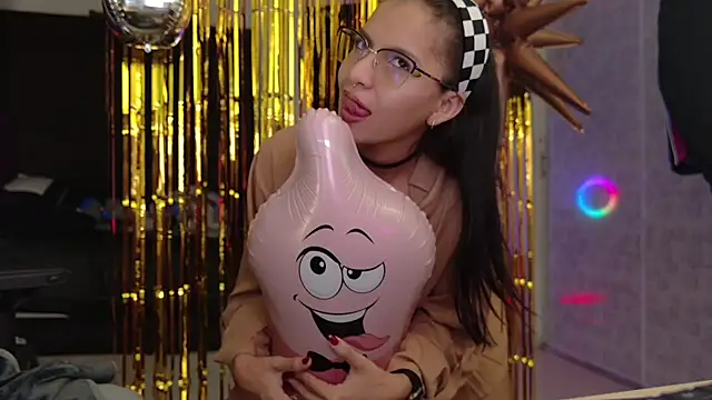 Lucy Fer5 online show from 04/03/26, 07:01