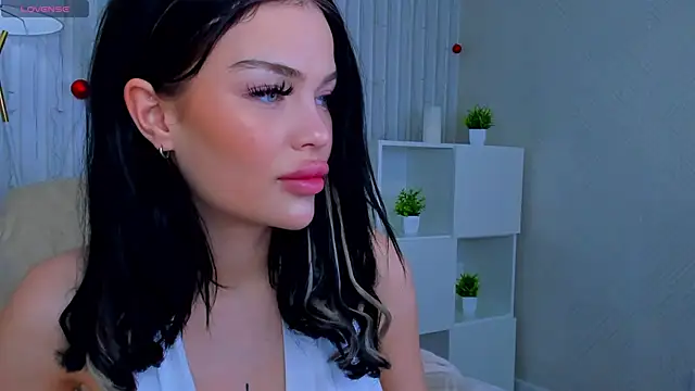 Angel Sapphire  online show from 12/21/24, 11:55