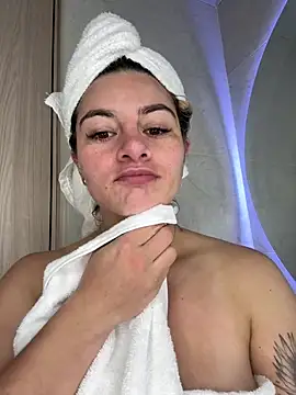 Snapshot of AtheneaRossi chatting on 02/17/26, 12:12 AtheneaRossi online show from 02/17/26, 12:12