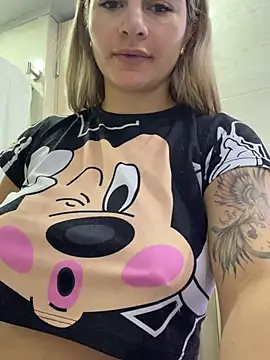 Snapshot of AtheneaRossi chatting on 02/20/26, 12:05 AtheneaRossi online show from 02/20/26, 12:05